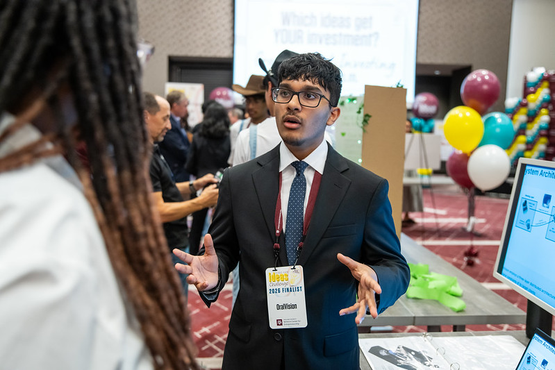 Abdullah Khaled presenting OralVision at the Texas HSIC Ideas Challenge